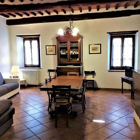 Antica Torre "La Casalta" Apartment Petroio Bagian luar foto