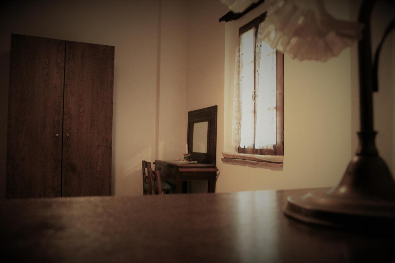 Antica Torre "La Casalta" Apartment Petroio Bagian luar foto