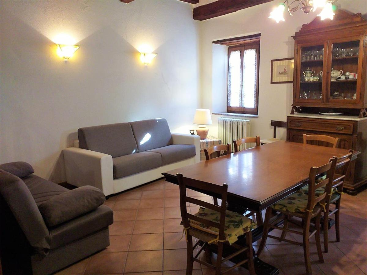 Antica Torre "La Casalta" Apartment Petroio Bagian luar foto