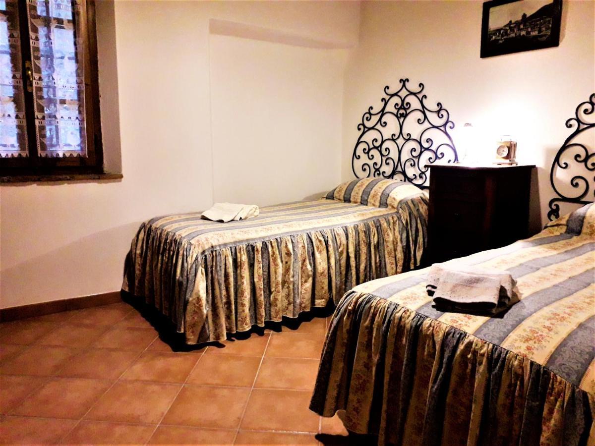 Antica Torre "La Casalta" Apartment Petroio Bagian luar foto